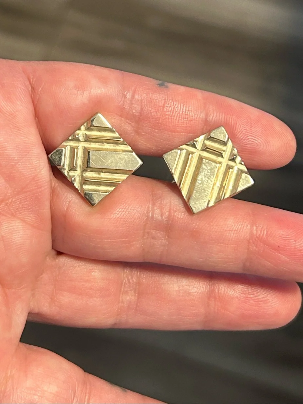 Gold diagonal striped cufflinks
